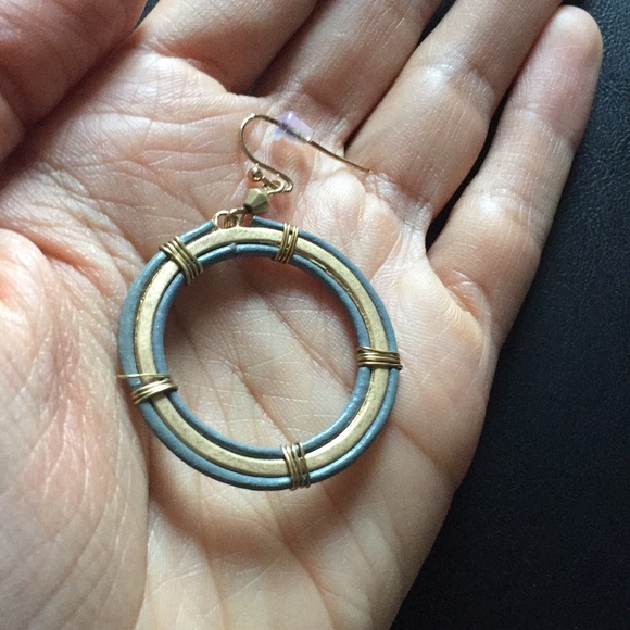 Grey and tan hoop earrings - Picture 2 of 3
